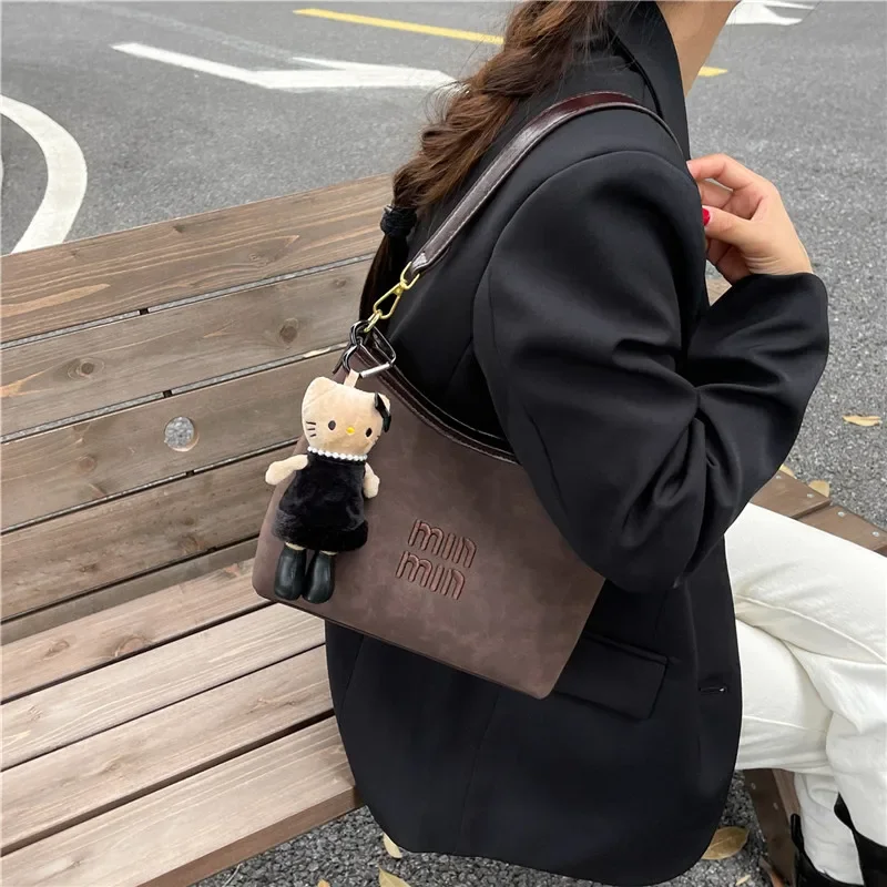 

Luxury Designer Inspired Tote Bag For Women Spacious Leather Handbag With Crossbody Strap Elegant Commuter Bag
