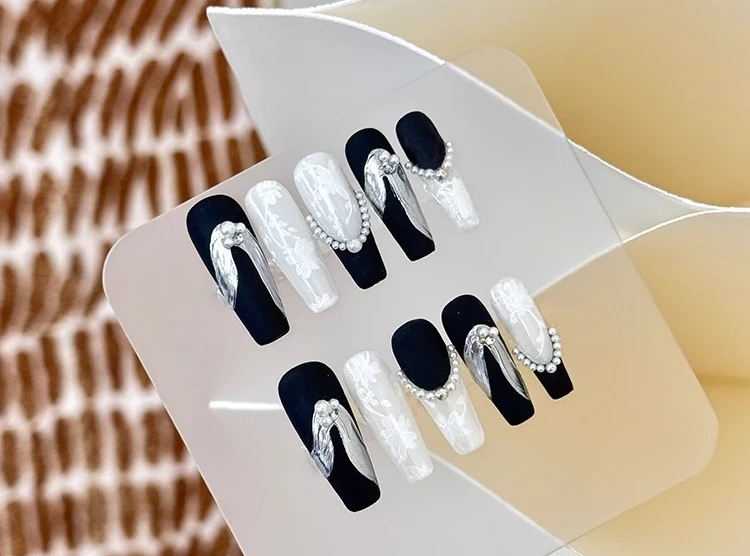 

White Silk Satin Hand-painted Flower Branches, Nail Art Wearing High-definition New Chinese Pure Handmade Nail Pieces