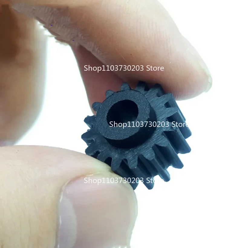 1PC  Applicable To  Rubber Teeth Throttle Motor Pinion for  ZX ZAX60 70 120 200 240 -3 -5 -6 Excavator Accessories