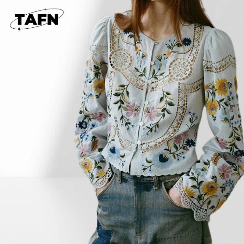 الفرنسية 25 أوائل الخريف ضوء الفاخرة الدانتيل رائع الأزهار طويلة الأكمام جولة الرقبة قميص شارع العليا مزاجه AG1540