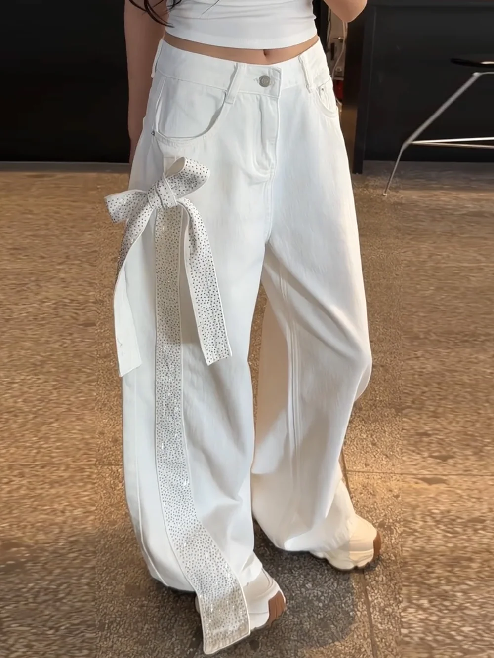 

Элегантные женские джинсы с высокой талией, прямые, свободные, широкие, длинные брюки с блестящими стразами и декоративными узлами