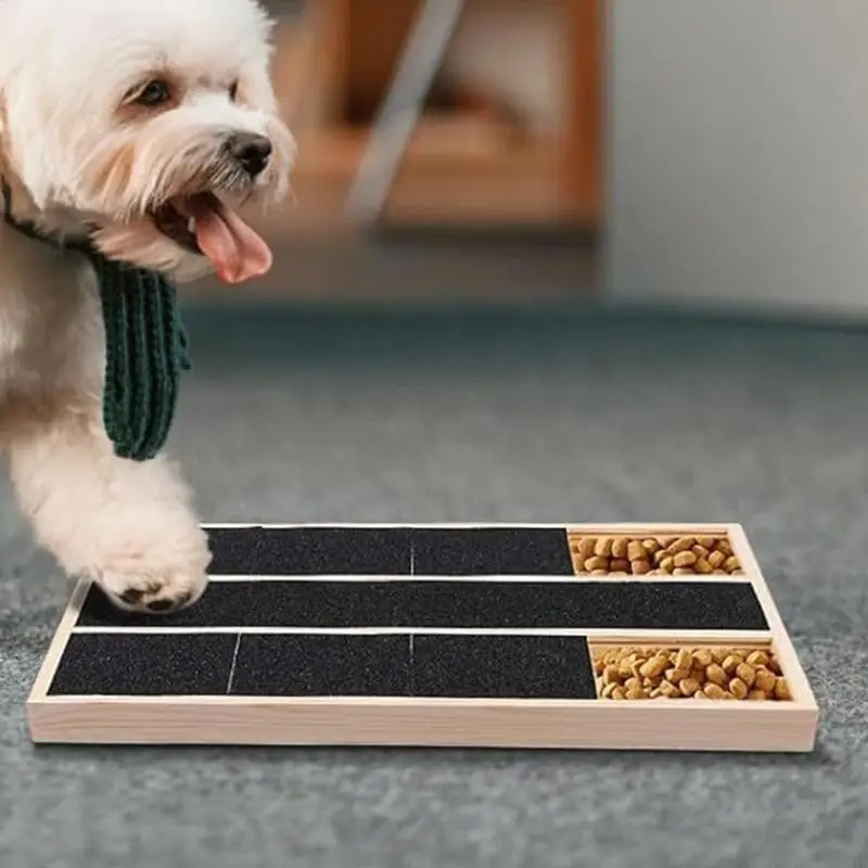 

Wooden Pet Grinding Board With Treat Dispenser For Simple foot Care And Training 35x25cm 37JD