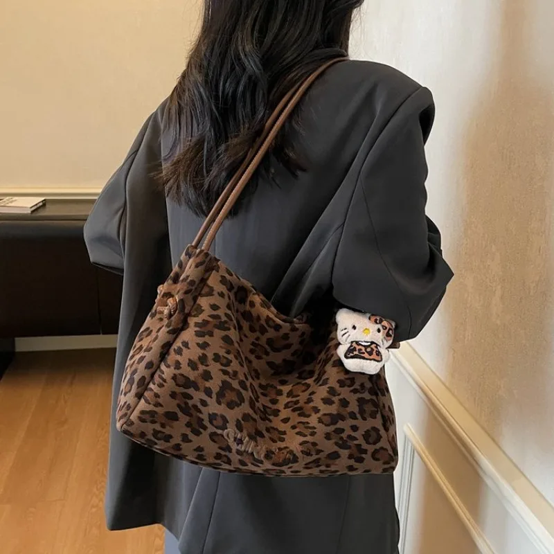 

Unique Underarm Bag Pleated Texture Maillard Tone Bohemian Style Crossbody Bag Ladies