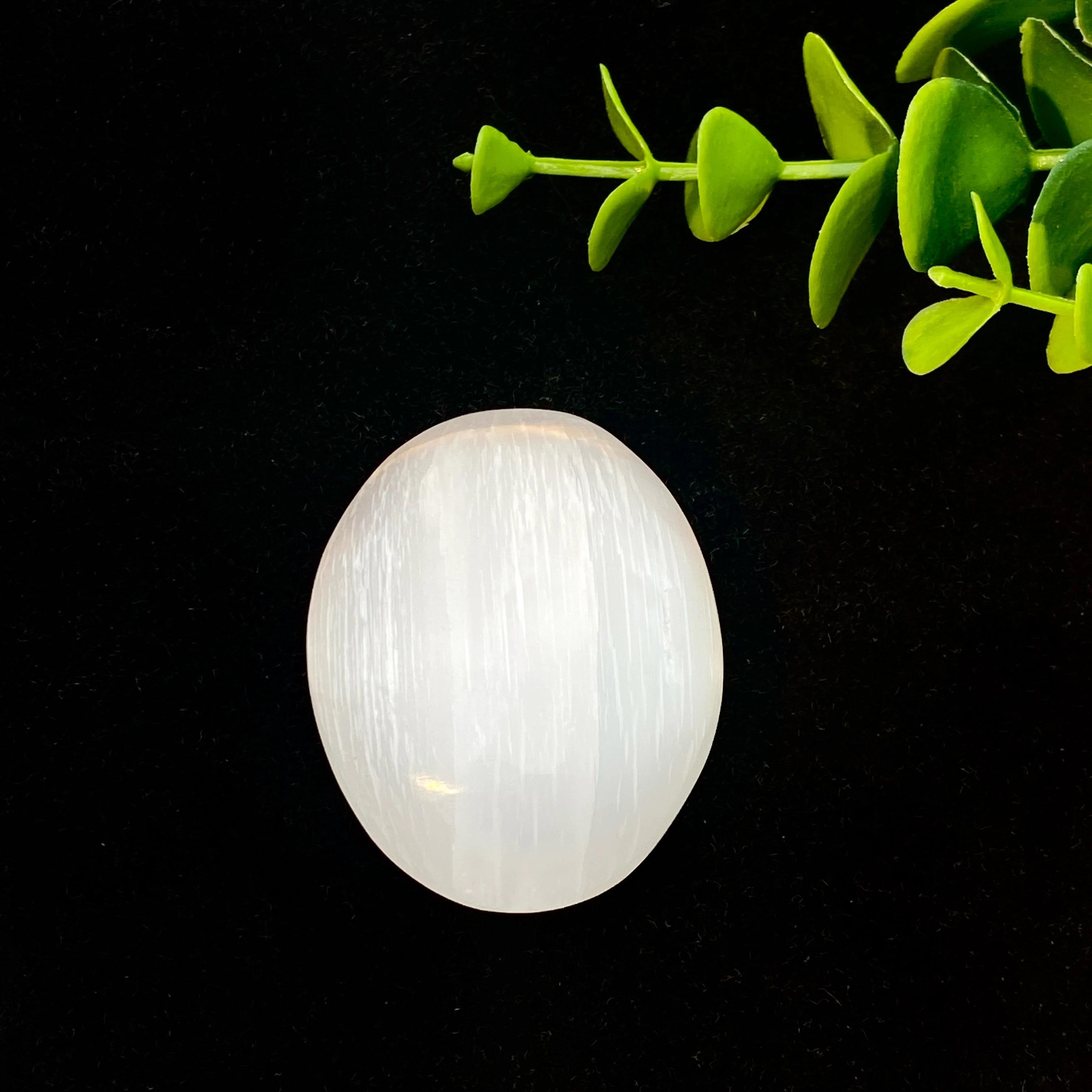 1PC High Quality Natural Selenite Palm,Birthday Gift,Men/Women Gift,Scene Decoration,Crystal Ornaments,Table Decoration. view 5