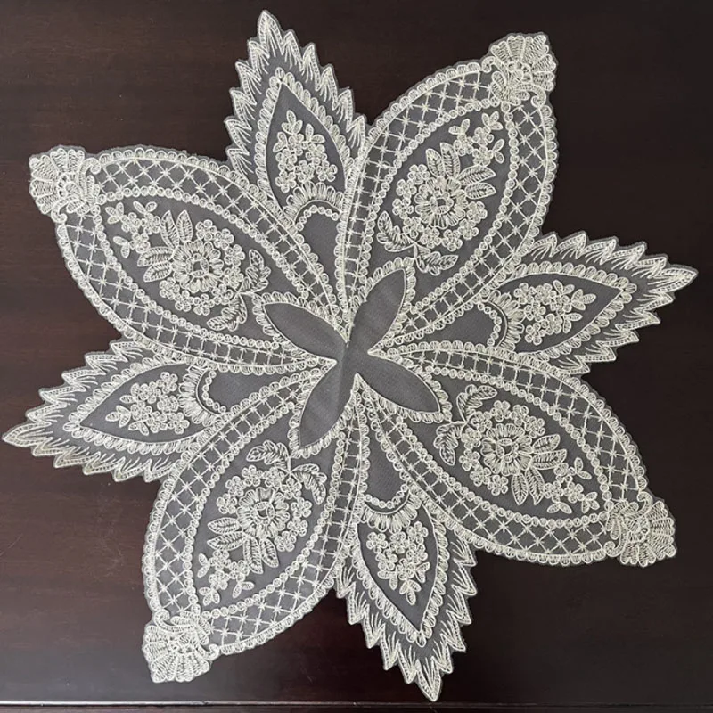 

Fashion lace round Christmas flower Embroidery table cloth cover wedding tea tablecloth kitchen Table decoration and accessories