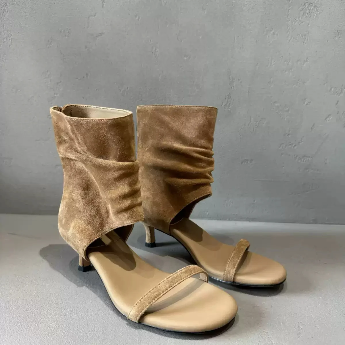 Sandalias de tacón bajo con correa única y punta abierta, diseño fruncido y puño ancho, estilo retro chic para mujer, ideales para fiestas, citas, verano, calzado transpirable.
