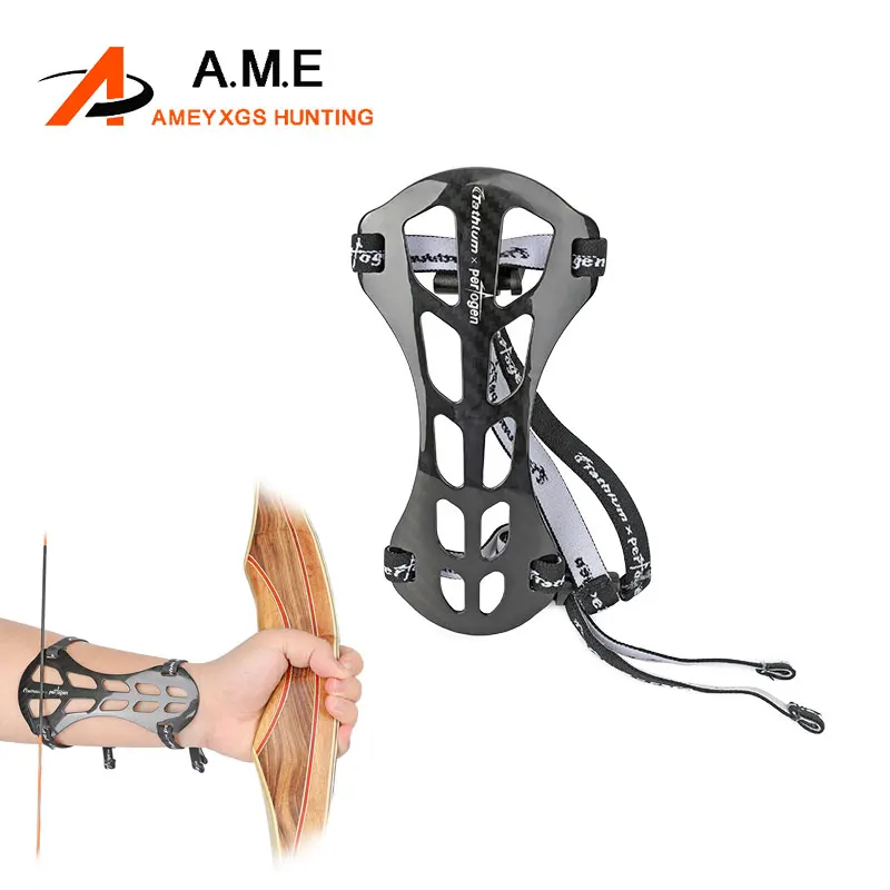 

1pc Archery Arm Guard Black Carbon Fibre Armguard Protector Adjustable Strap Left and Right Hand Bow Hunting Shooting Target