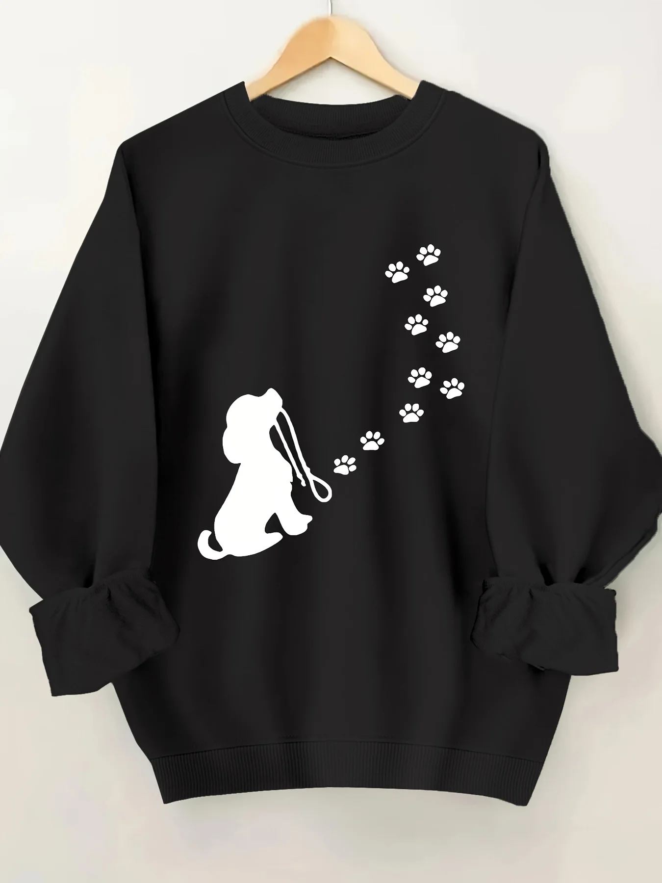 

A casual, fashionable and sporty sweatshirt for women, suitable for autumn and winter, comfortable and soft