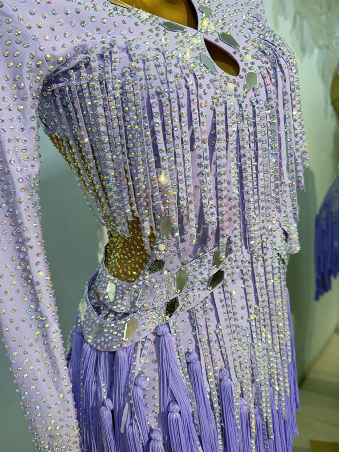 Gonna con nappe con giunture a barra di diamanti personalizzata di fascia alta da donna per danza latina, abito con strass con prestazioni di precisione di Samba