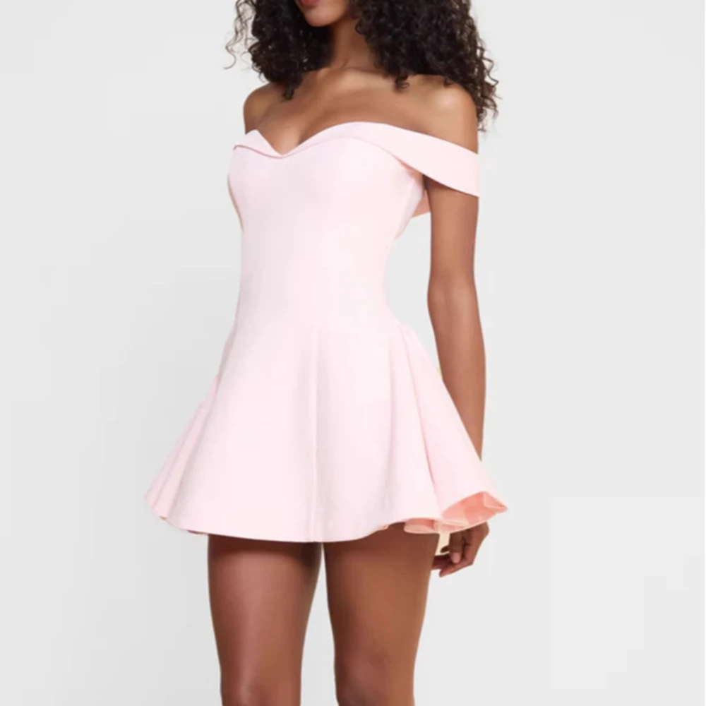 Robe nouvelle épaule dénudée dos nu Sexy sans manches couleur unie douce princesse Style taille courte robe de soirée rose