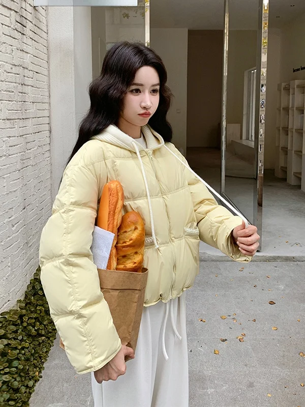 

Желтая утепленная стеганая куртка с капюшоном для женщин, модное зимнее пальто с наполнителем из белого пуха, теплая верхняя одежда свободного кроя