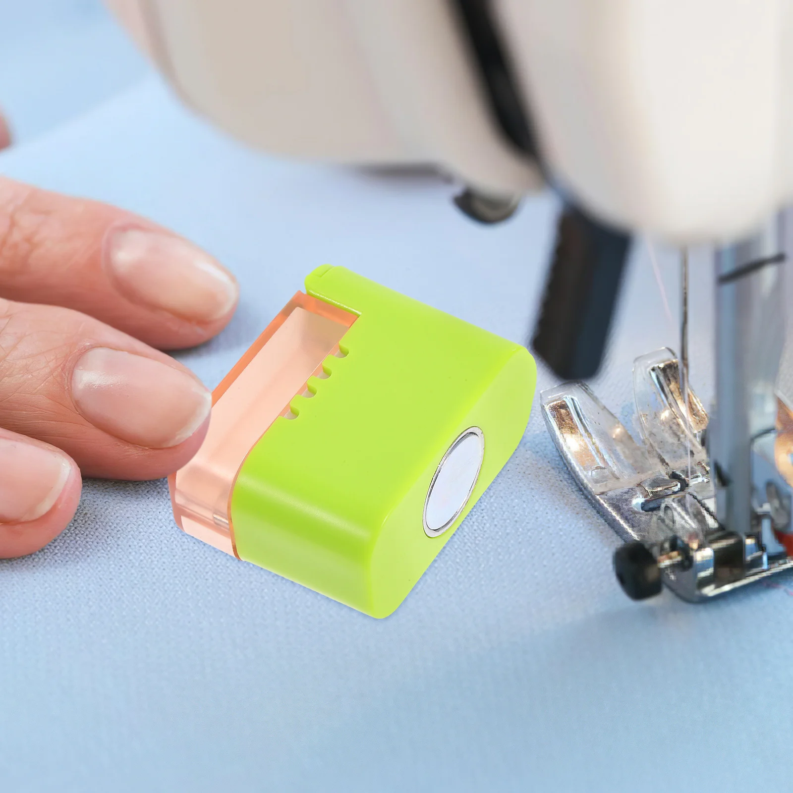 

Industrial Sewing Machine Magnetic Thread Box Silicone Oil Cup Lubrication Seam Guide For Clothing Home Textiles