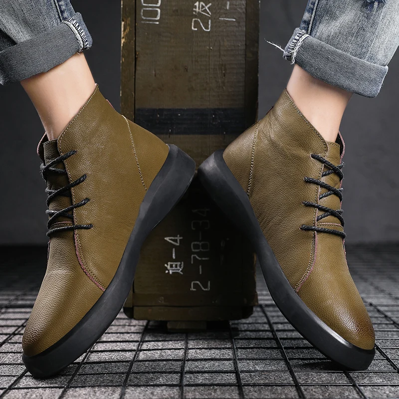 100% cowhide New large-sized men\'s boots Fashionable casual thick-soled breathable men\'s shoes Outdoor sports Chelsea boots