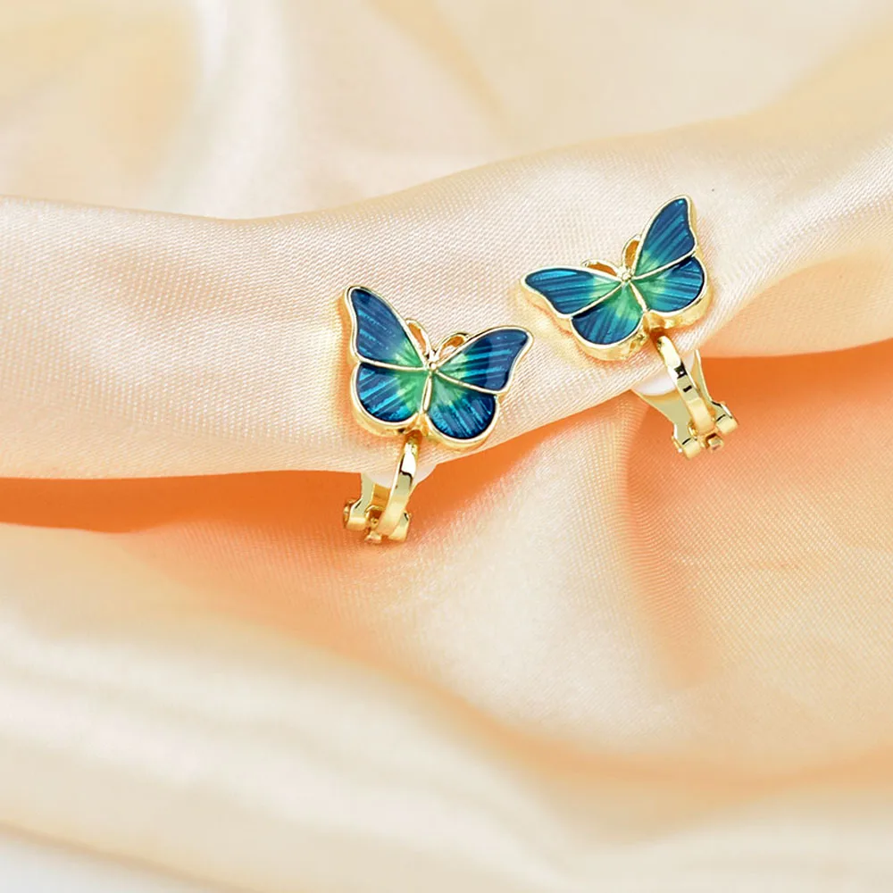 Милые серьги-клипсы в корейском стиле с бабочками, ювелирные изделия из смолы без пирсинга, серьги золотого цвета для женщин, подарок для свадебной вечеринки Милые серьги-клипсы в корейском стиле с бабочками, ювелирные изделия из смолы без пирсинга, серьги золотого цвета для женщин, подарок для свадебной вечеринки