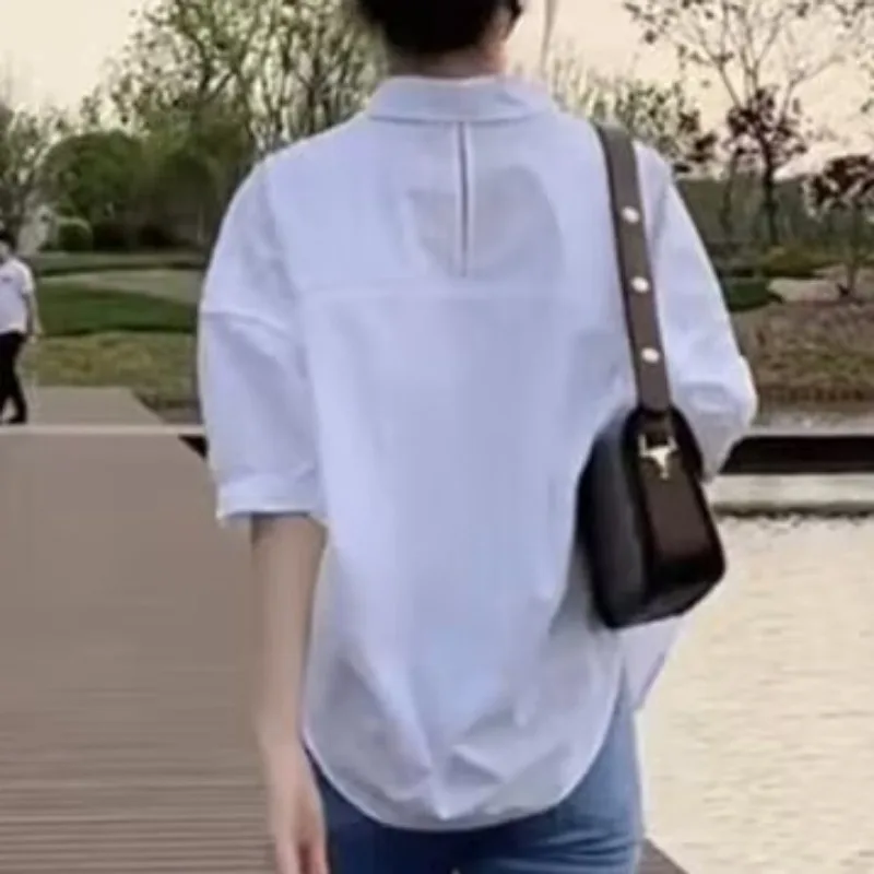 قمصان قصيرة الأكمام للنساء تصميم فضفاض متين للفتيات الجامعيات الصغيرات الصيف بدوره إلى أسفل طوق جديد عصري الكورية نمط صالح عادية #6