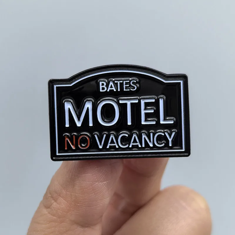 Escuro, suspense, horror tema drama americano esmalte broche colar lapela pinos emblemas broches moda jóias acessórios
