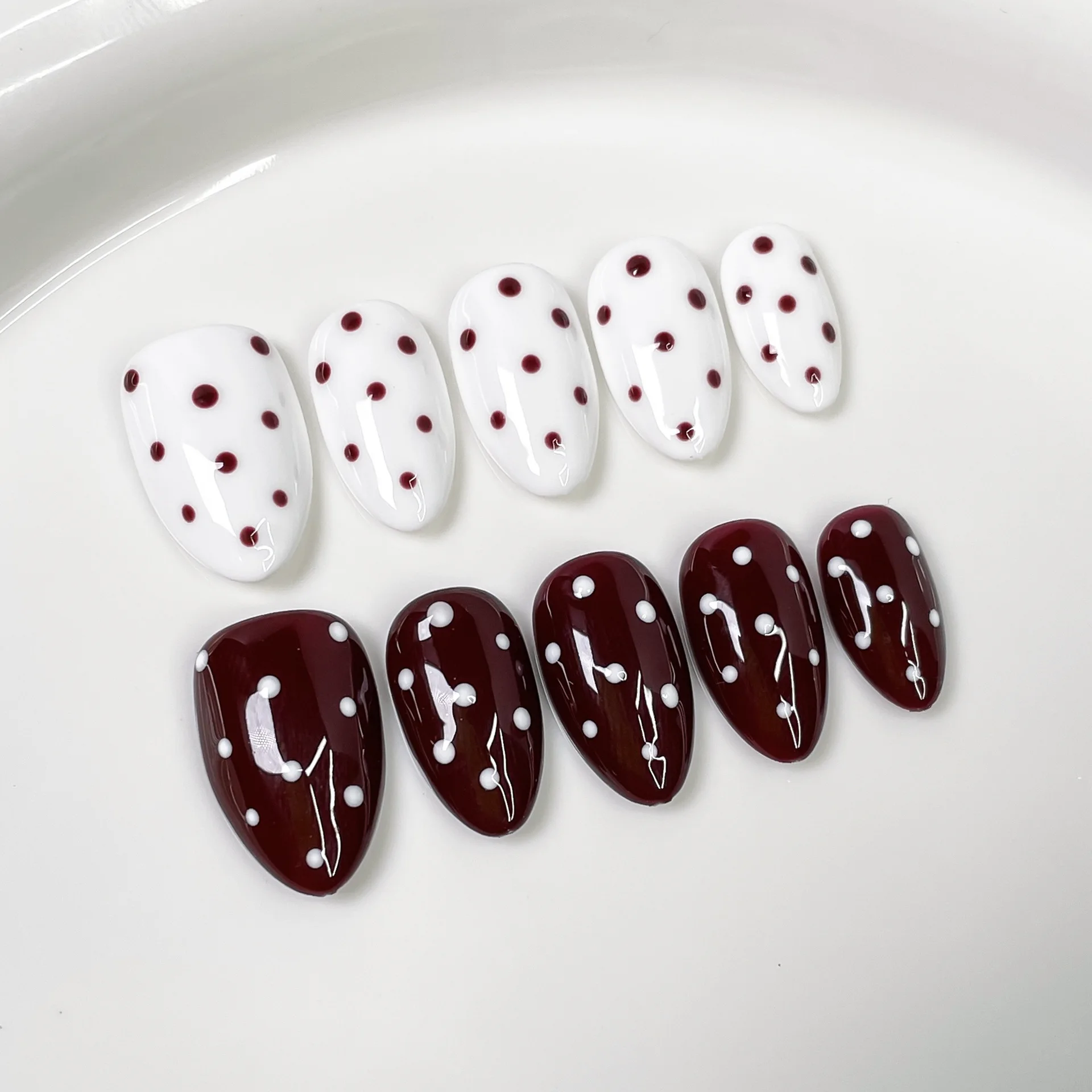 

10pcs Polka Dot Full Cover Nail Tips Simple Short Almond Handmade Press on Nails Art White Red False Nails Reusable Fake Nail