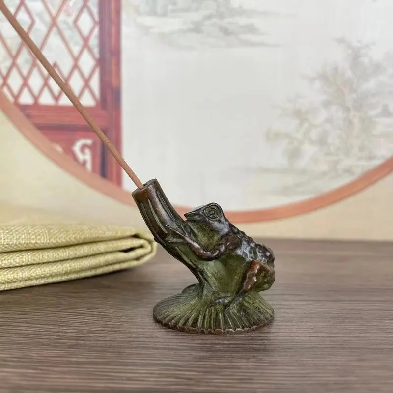 Metal lotus leaf frog holder, incense stick socket, tea ceremony decoration, small copper ornament, antique item.