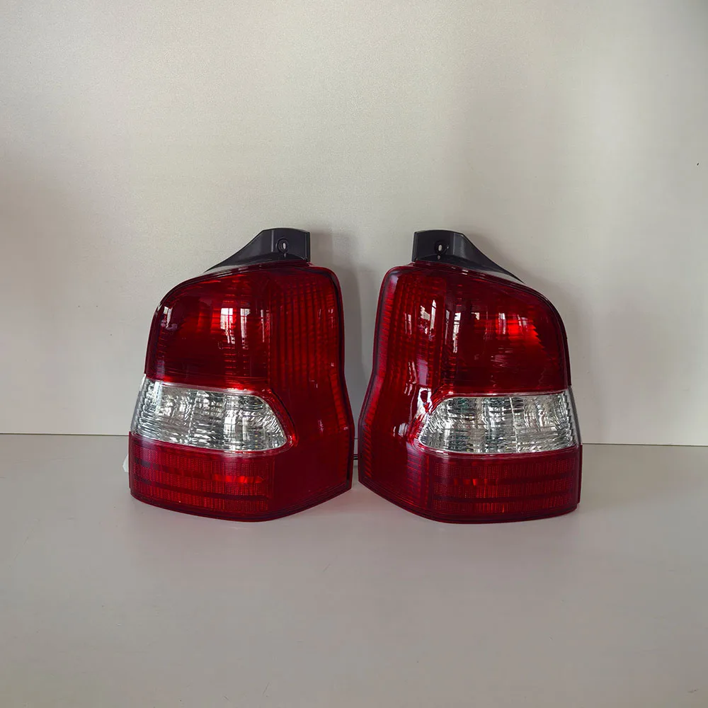 

Пара фонарей для Mazda Demio 1999-2002 года D26751150B D26751170A Mazda Demio, DW3W, DW5W B3E