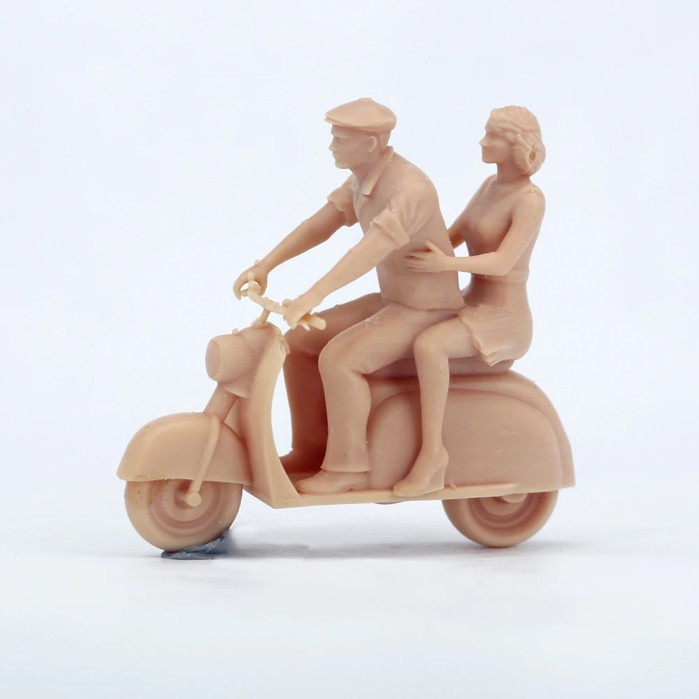 1/64 Figure Couple Riding A Motorcycle 1:43 1/35 Ride A Small Electric Donkey Model Miniature Need To Be Colored By Yourself