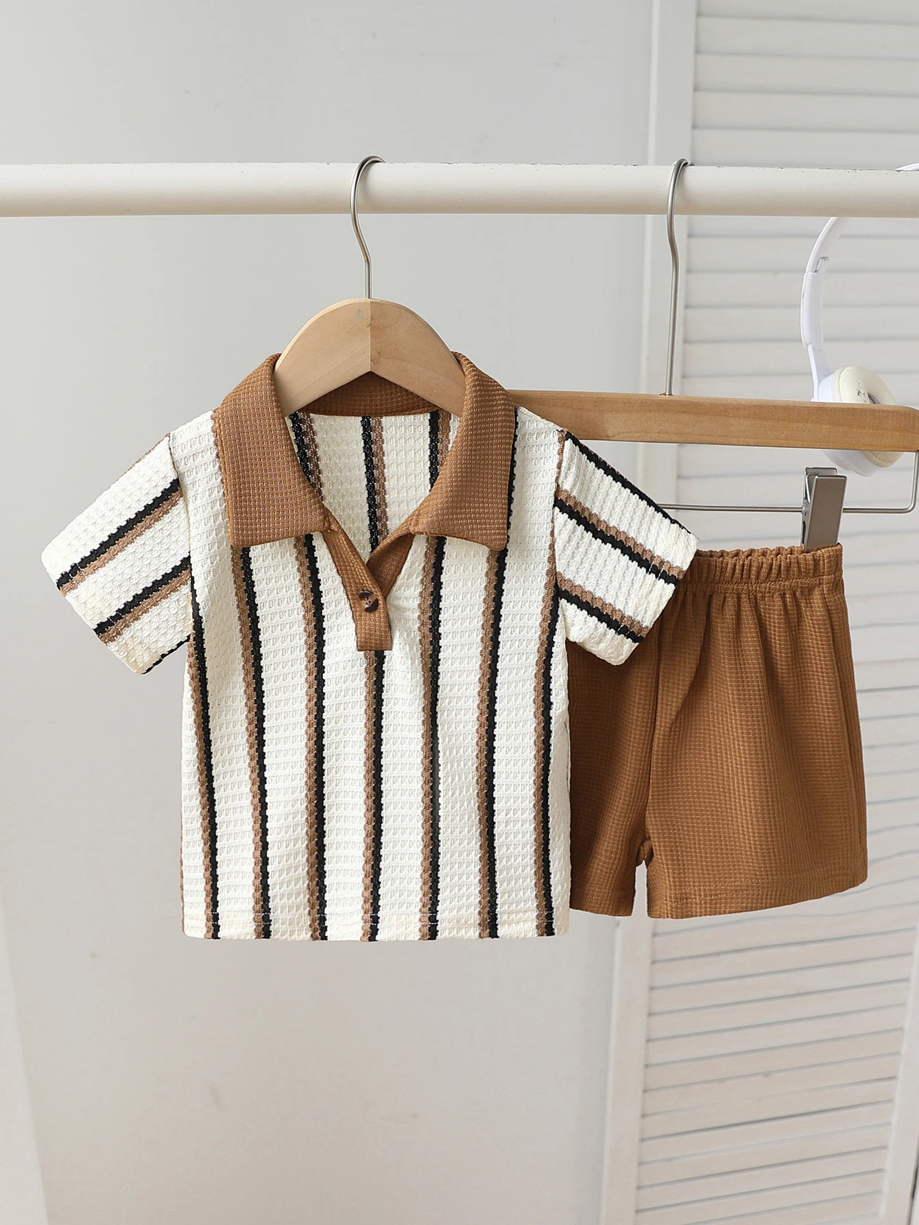Baby Jungen 2-teiliges Set, lässiges Textil-Poloshirt mit Kurzarm und gestrickte Shorts, Sommer-Sportoutfit – Detail 2