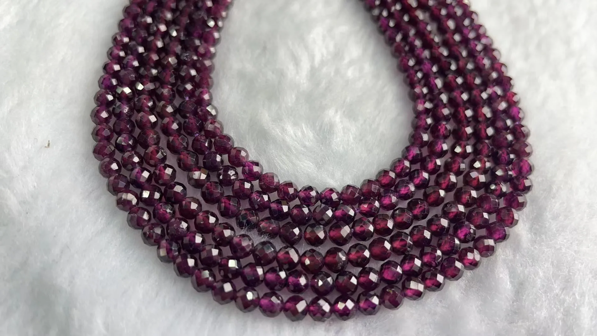 

Wholesale Natural Purple garnet4mm Round Cut Length:39cm