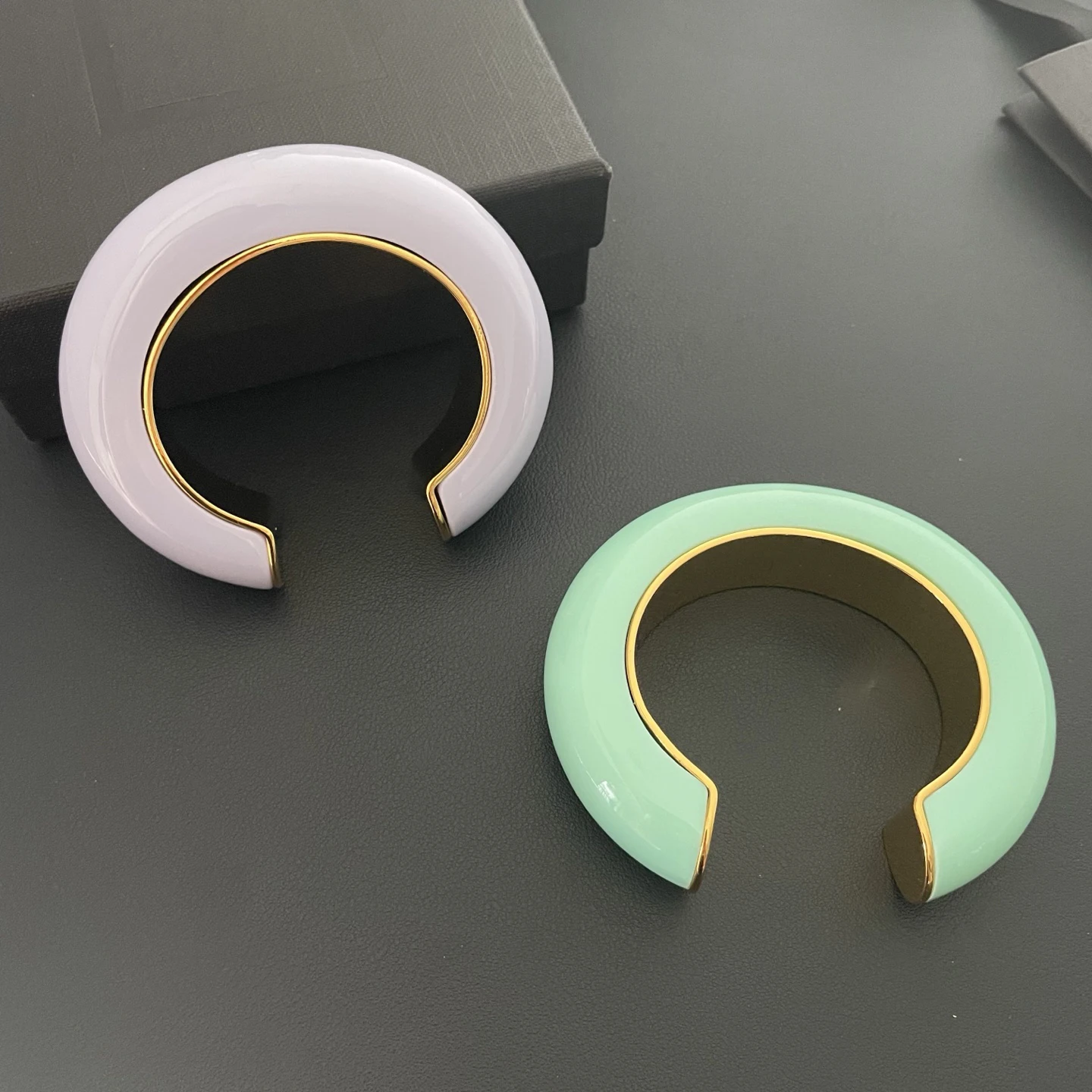 2026 Fashion Colorful Acrylic Top Quality Designer Brand Bracelet Women Europe America Jewelry