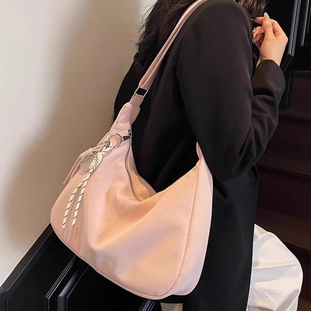 High-End Women 2025 New Trendy Velvet Simple Casual Shoulder For Class Commuting Crossbody Dumpling Bag ANI