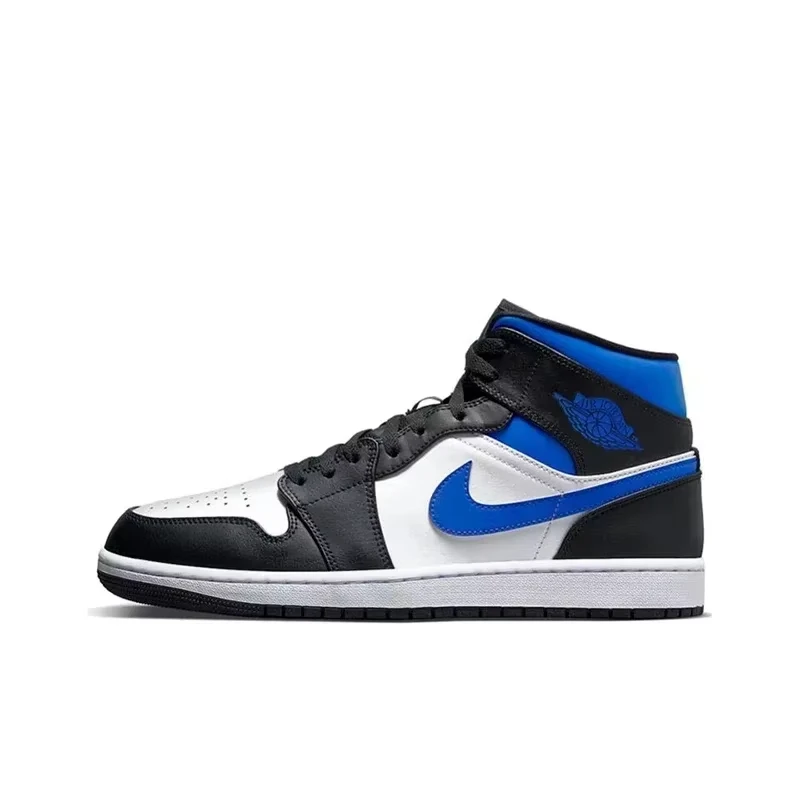 Jordan Air Jordan 1 Mid "White Royal" รองเท้าบาสเก็ตบอลย้อนยุคผู้ชายรองเท้าผ้าใบสีดําและสีน้ําเงินและสีขาว 554724 -140