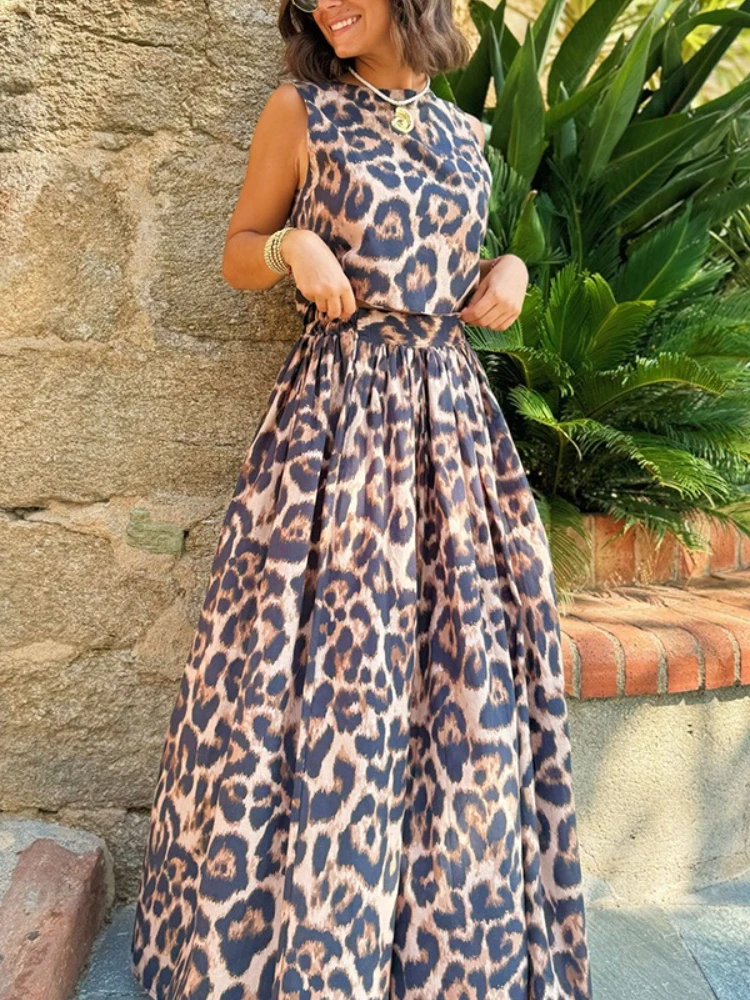 

2025 New Summer Fashion New Women's Casual Temperament Skirt Set Casual Leopard Print Print Top+half Skirt Two-piece Set