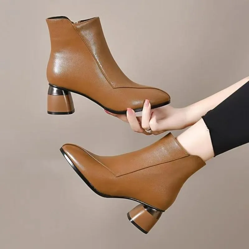 botas-femininas-2025-sapatos-de-plataforma-com-ziper-lateral-de-bico-fino-–-sapato-feminino-confortavel-de-salto-baixo-com-botas-quadradas-mujer