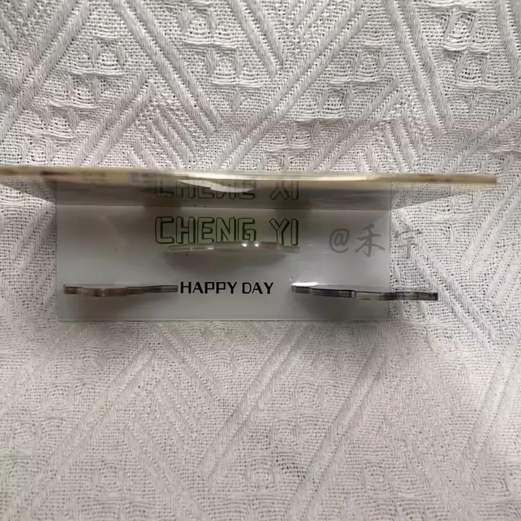 برج اللوتس "Cheng yi" عطري كببخور، مع العديد من العناصر الزخرفية التي وضعتها على طاولة علامة توقف الحافلة الأكريليك النجمية