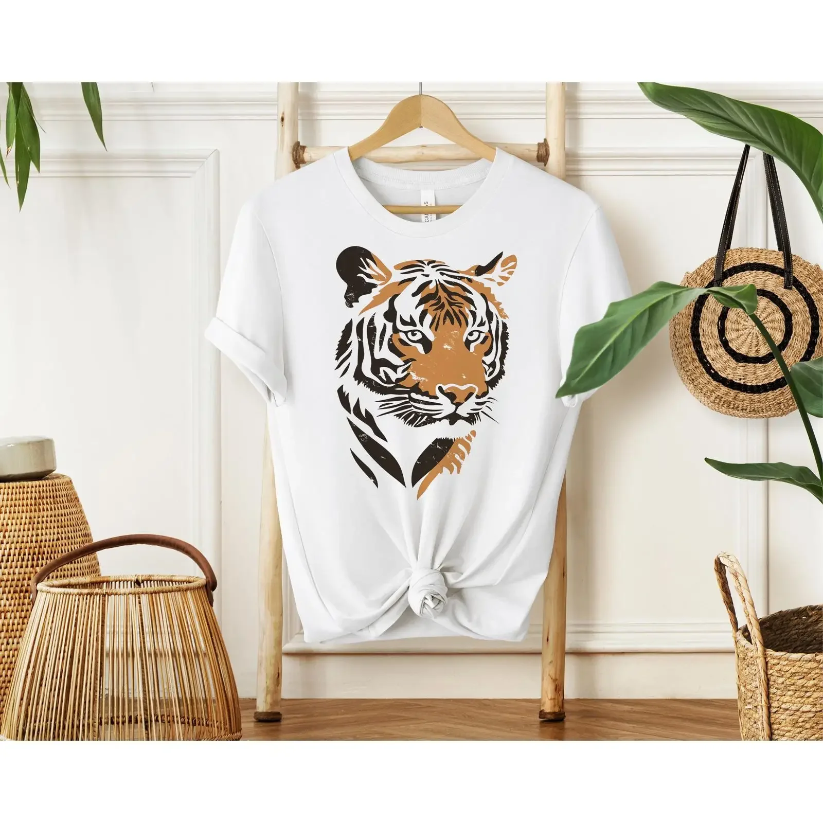 Majestic Tiger Head T Shirt Safari Style Big Cat Art Perfect for Animal Nature Lovers vintage Washed streetwear Unisex