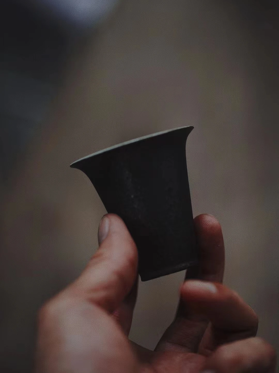 

Handmade Jingdezhen Porcelain Tea Cup Bla White Trumpet Cup Hanging Glaze Hoof Cup Tea Room Cerc Tea Set Small Fre...