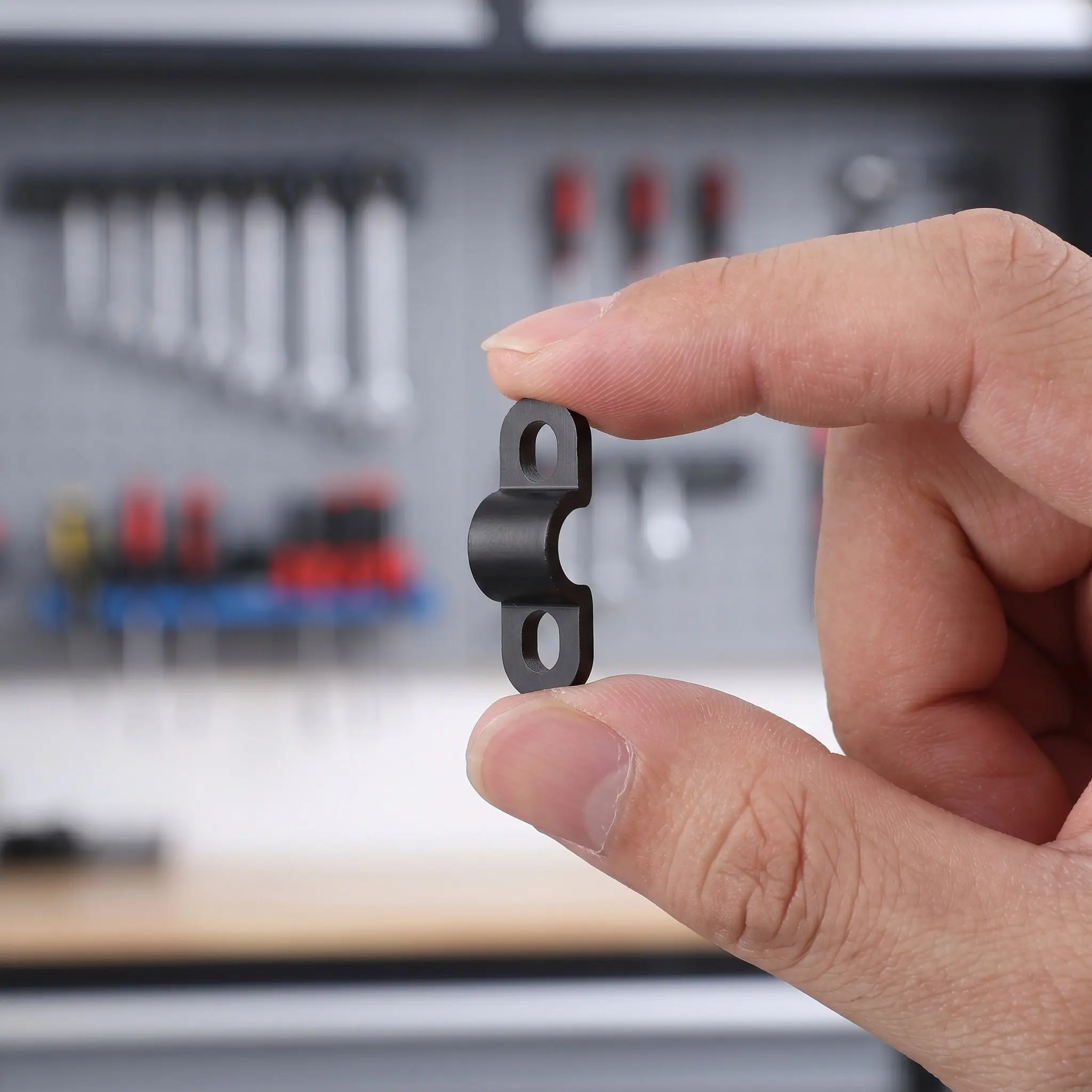 100Pcs Wire Clamp Organizer Industrial R-Type Cable Clip Easy Install Screw Mount for Home Office Desk Power Cord Wire