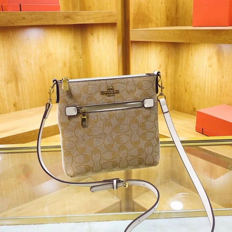 

Elegant Small Square Bag For Women PU Leather With Zipper Top Modern And Functional For Everyday Essentials