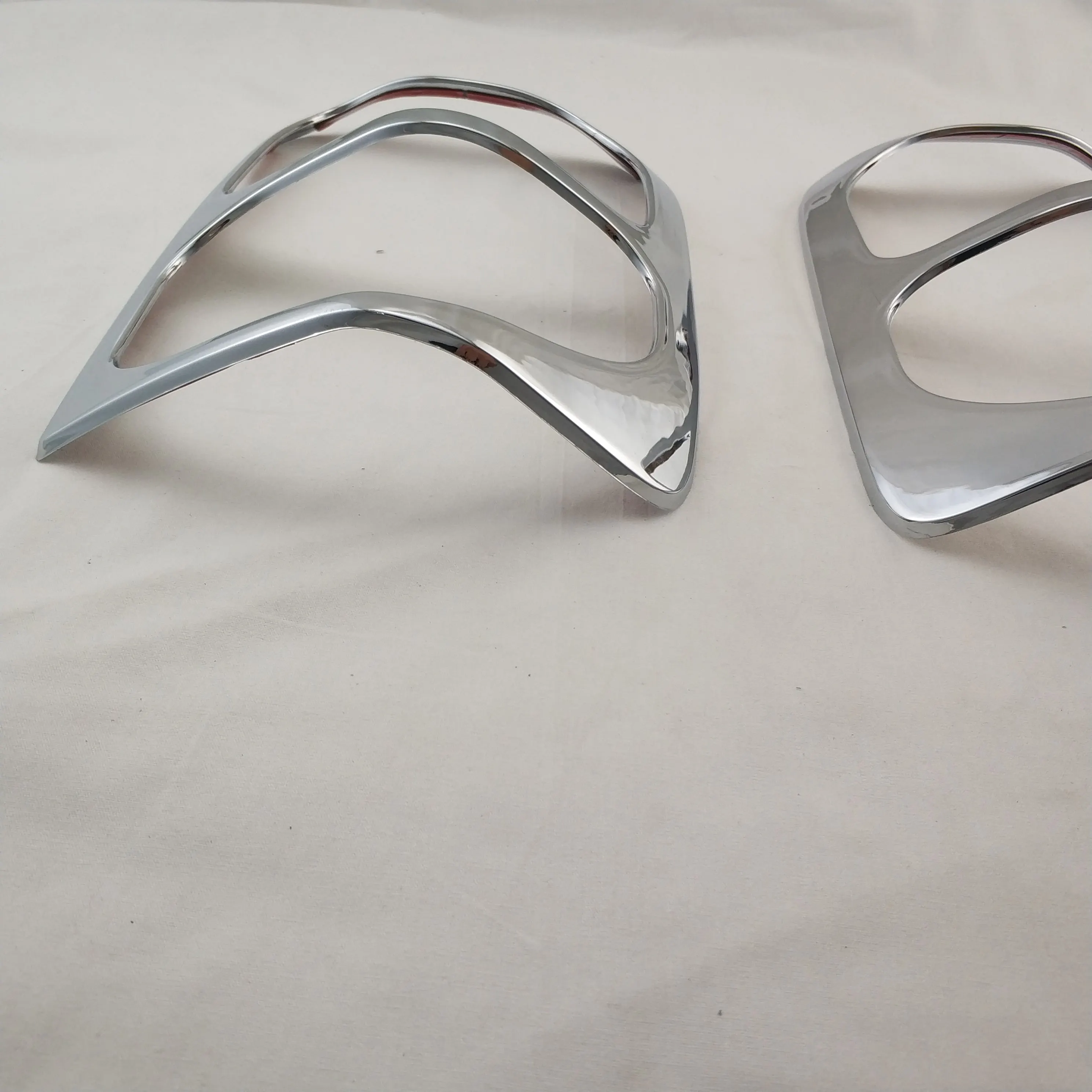 2pcs ABS Chrome Car Accessories Plated Tail Lamp Cover Trim Paste Style For Toyota Hilux Surf 1996 1997 1998 1999