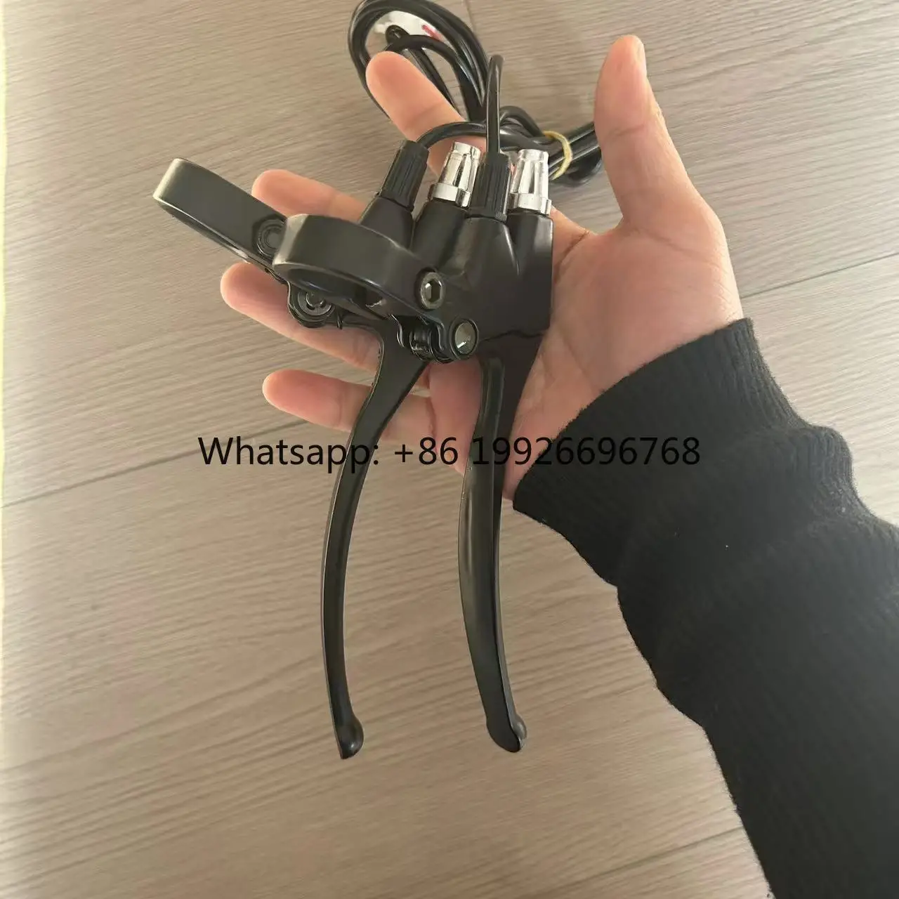 

Ручка тормоза для электросамоката без разборки, с тросом, утолщенная, полностью алюминиевая, черная