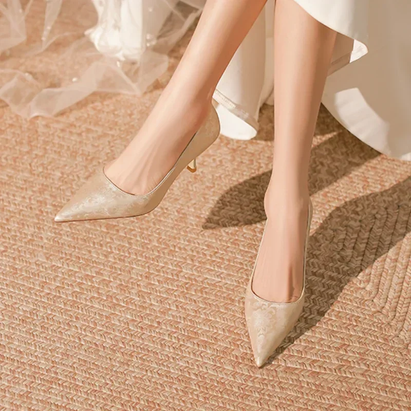 

New Women's Fashion Single Shoes Autumn New Pointy Toe Shallow Mouth A Slip-on Temperament High Heels Botines Mujer Con Tacon