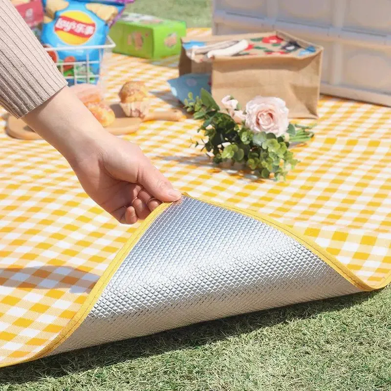 Double-Sided Aluminum Film Outdoor Mat - Waterproof, Moisture-Proof & Portable, Ideal for Camping, Picnics, Beach & Tent