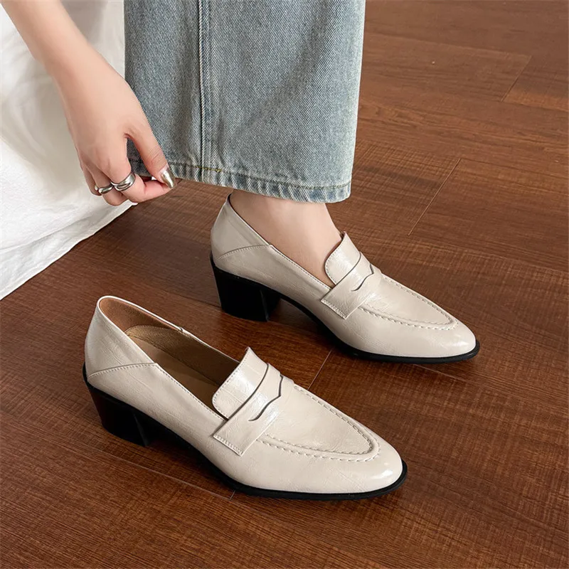 Nouvelles chaussures à talons hauts pour femmes en cuir fendu, style mocassins à bout pointu, collection Printemps/Automne