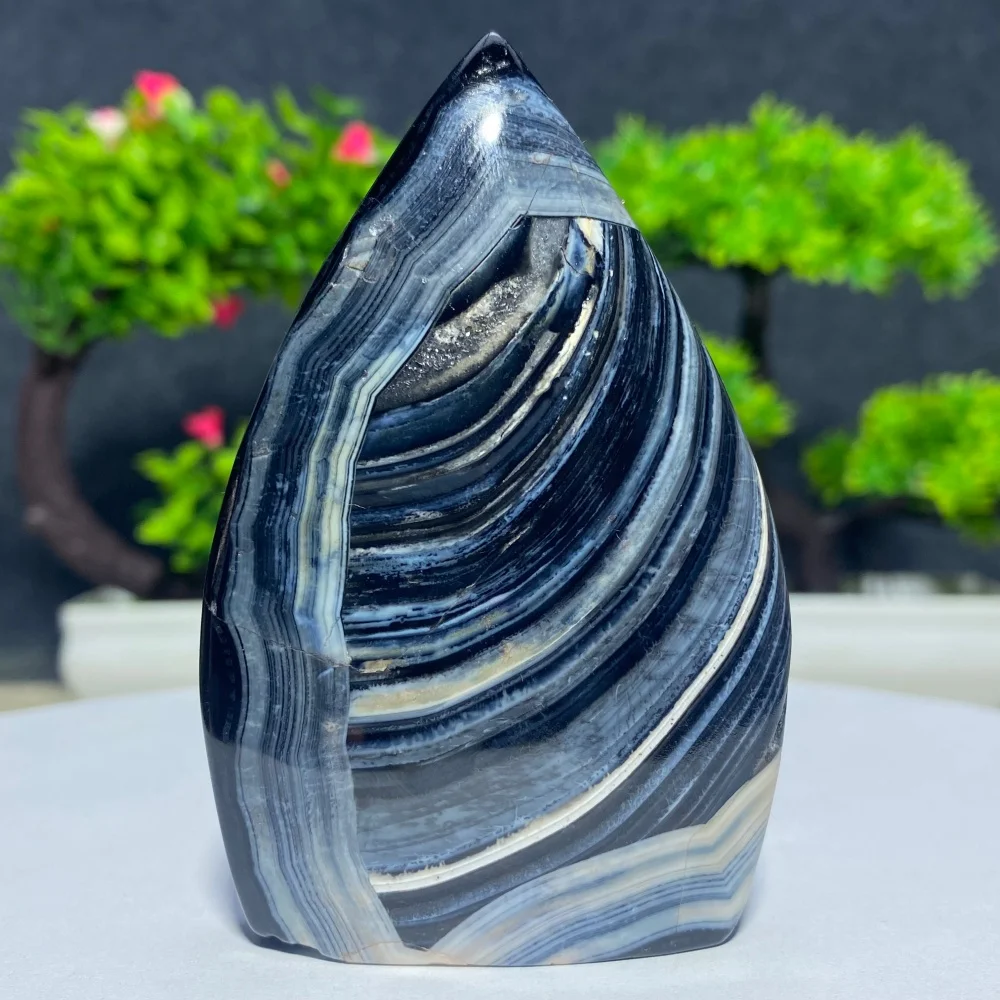 Boutique Black Geode Agate Tower Natural Gemstone Free Form Mineral Specimen for Home Room Decor Spiritual Healing Stone