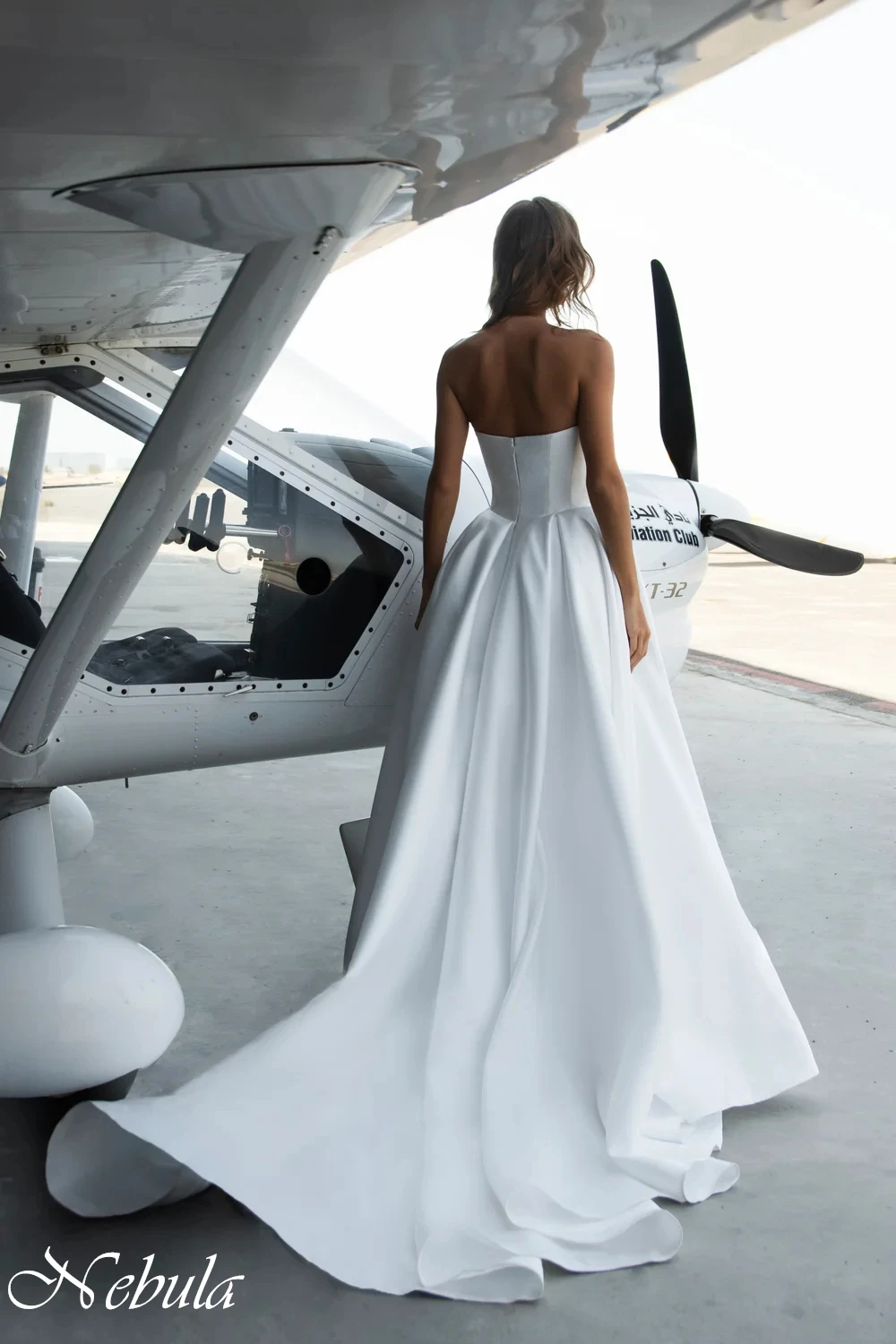 تخصيص فساتين الزفاف الساتان الأبيض النقي أنيقة الحبيب أكمام فساتين الزفاف الرسمية ألف خط قطار مصلى مساء اللباس