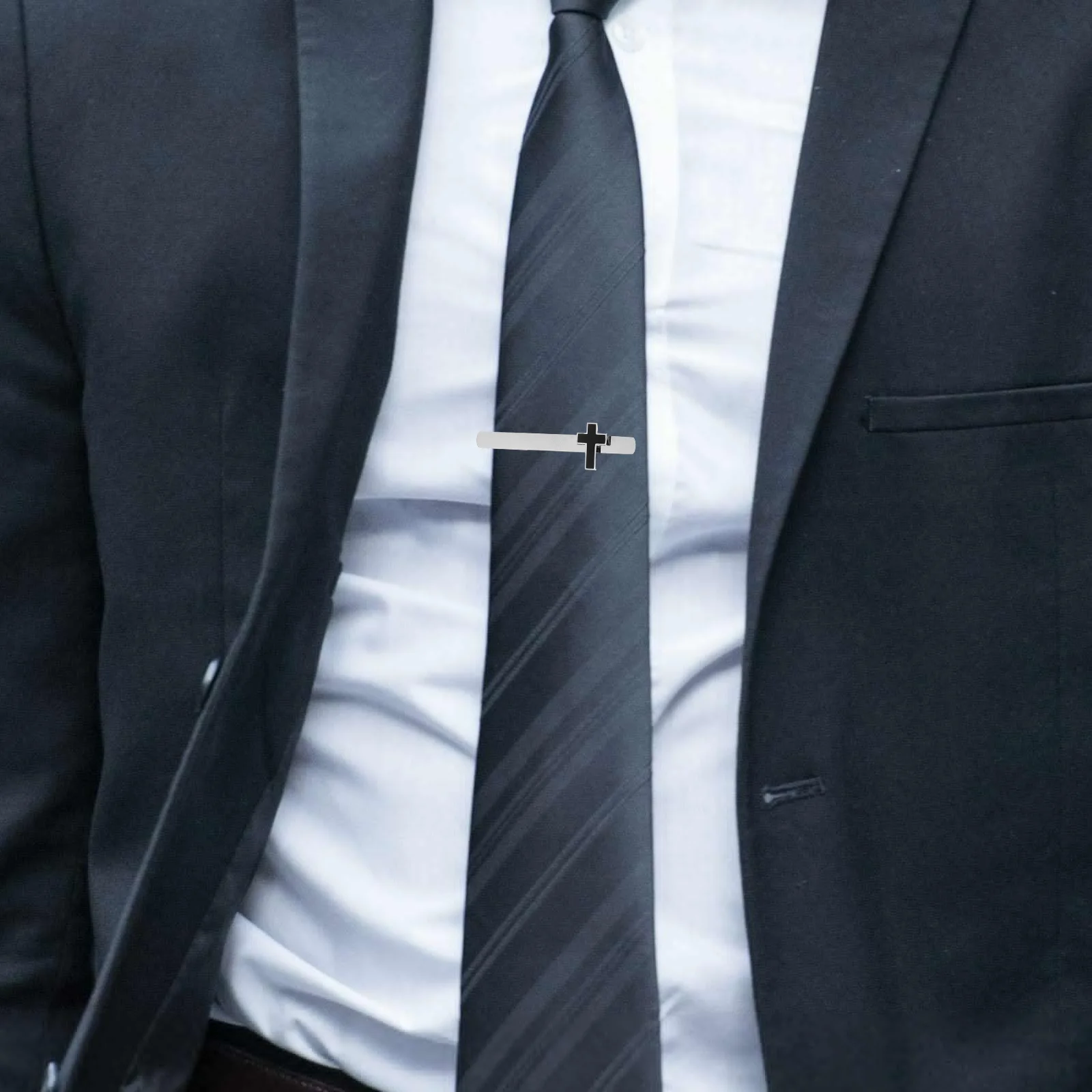 

Luxury Copper Cross Tie Clip for Men Non-Slip Necktie Fastener for Wedding Banquet Office Wear Stylish Dress Accessory