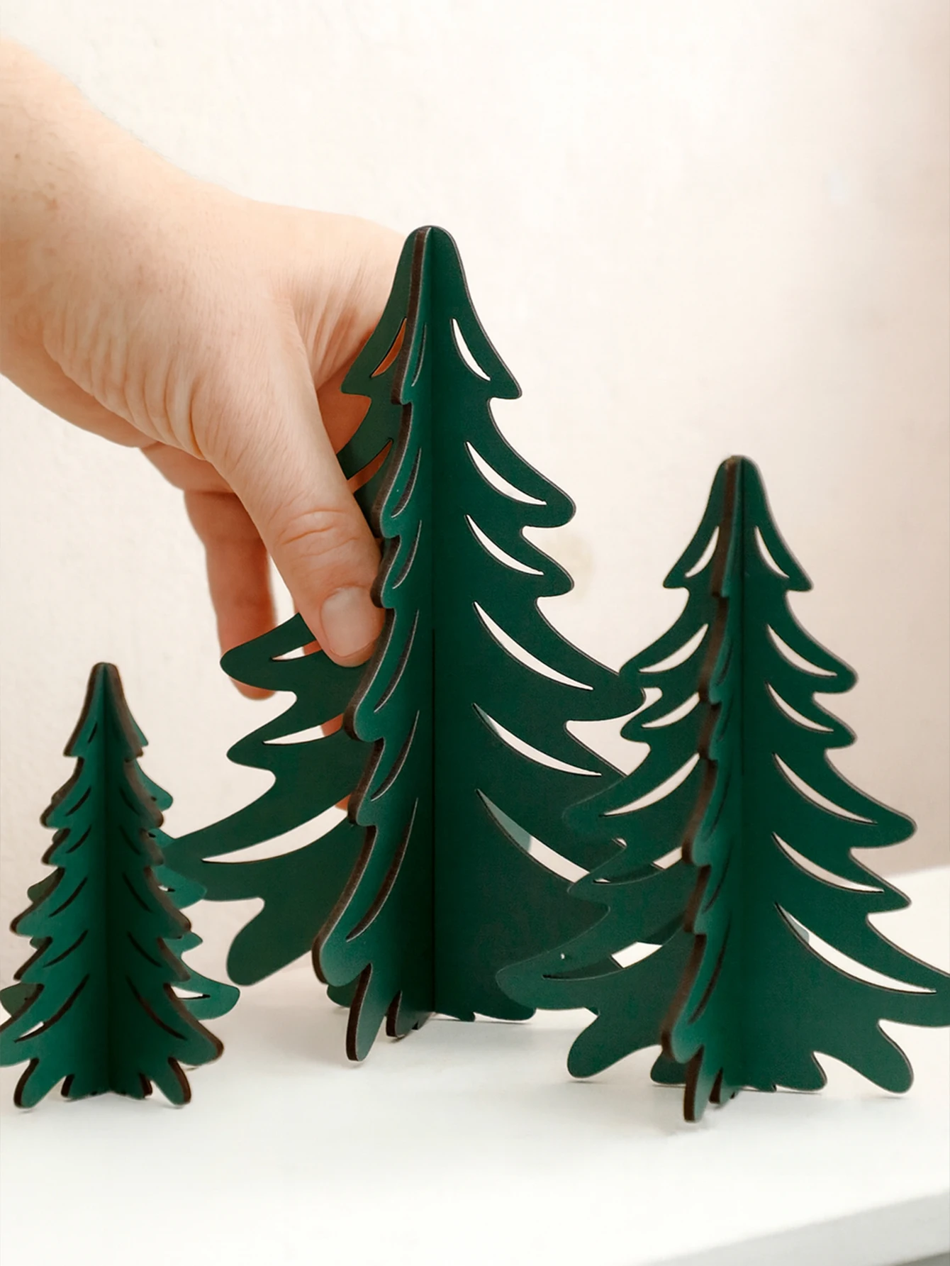 1 قطعة عيد الميلاد منضدية ديكور أشجار الصنوبر الأخضر الحلي غرفة نوم غرفة المعيشة سطح المكتب زينة للمنزل ، عتبة النافذة ورف