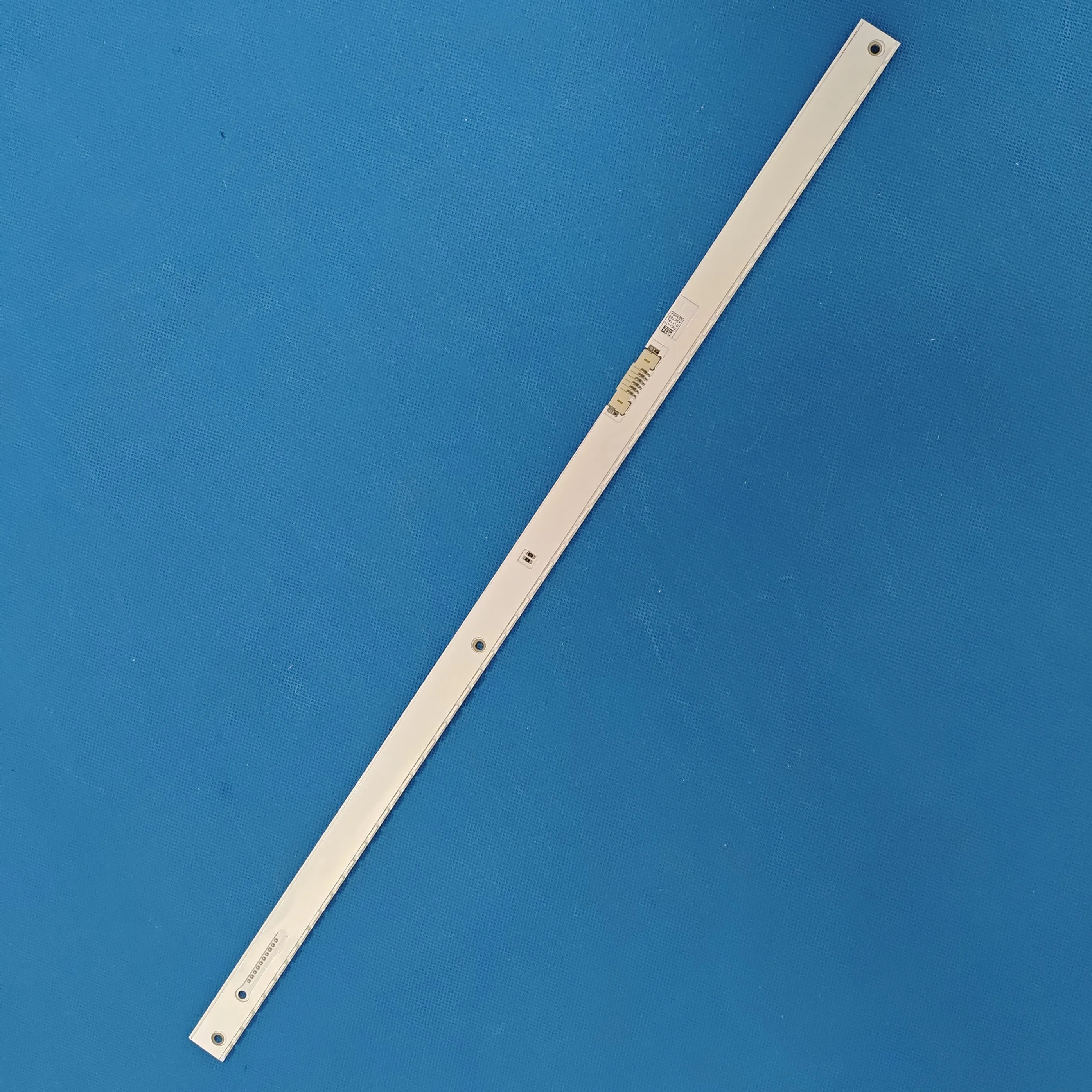 

Светодиодная лента для UE43M5572 UE43M5500 UE43M5502 UE43M5503 UE43M5505 UE43M5510 UE43M5512 UE43M5690 UE43M6000 UE43M6300