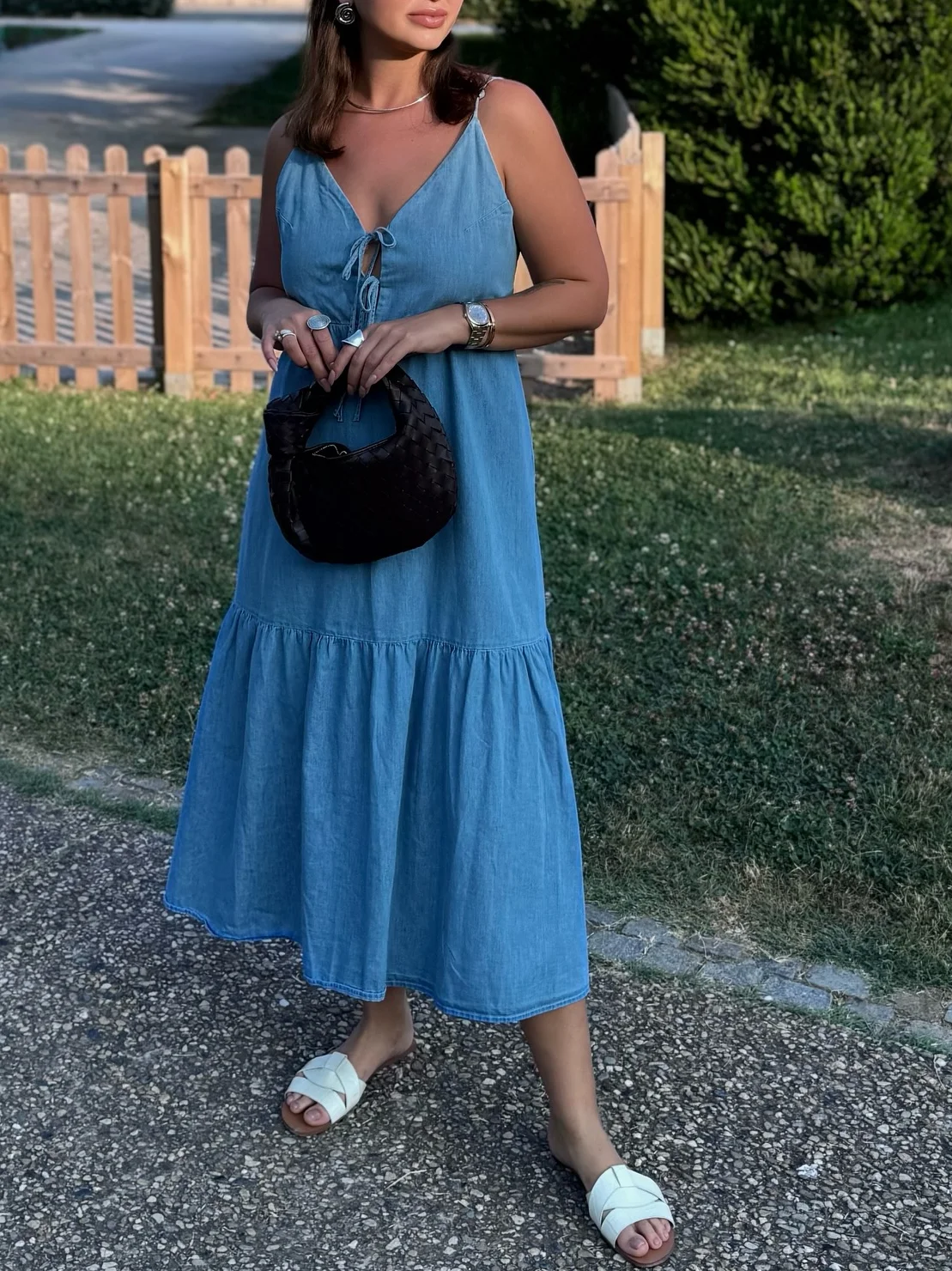 

Sexy Women Denim Cami Dress Light Blue Front Tie Back Cutout Ruffled Hem Dress New Fashion Summer Beach Holiday Dress