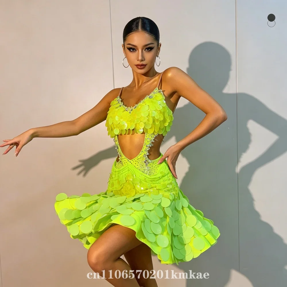 

Latin Dance Costume, Rhinestone Women's Clothing, High-end Customized Hollow Circular Tassel Samba Performance Dress