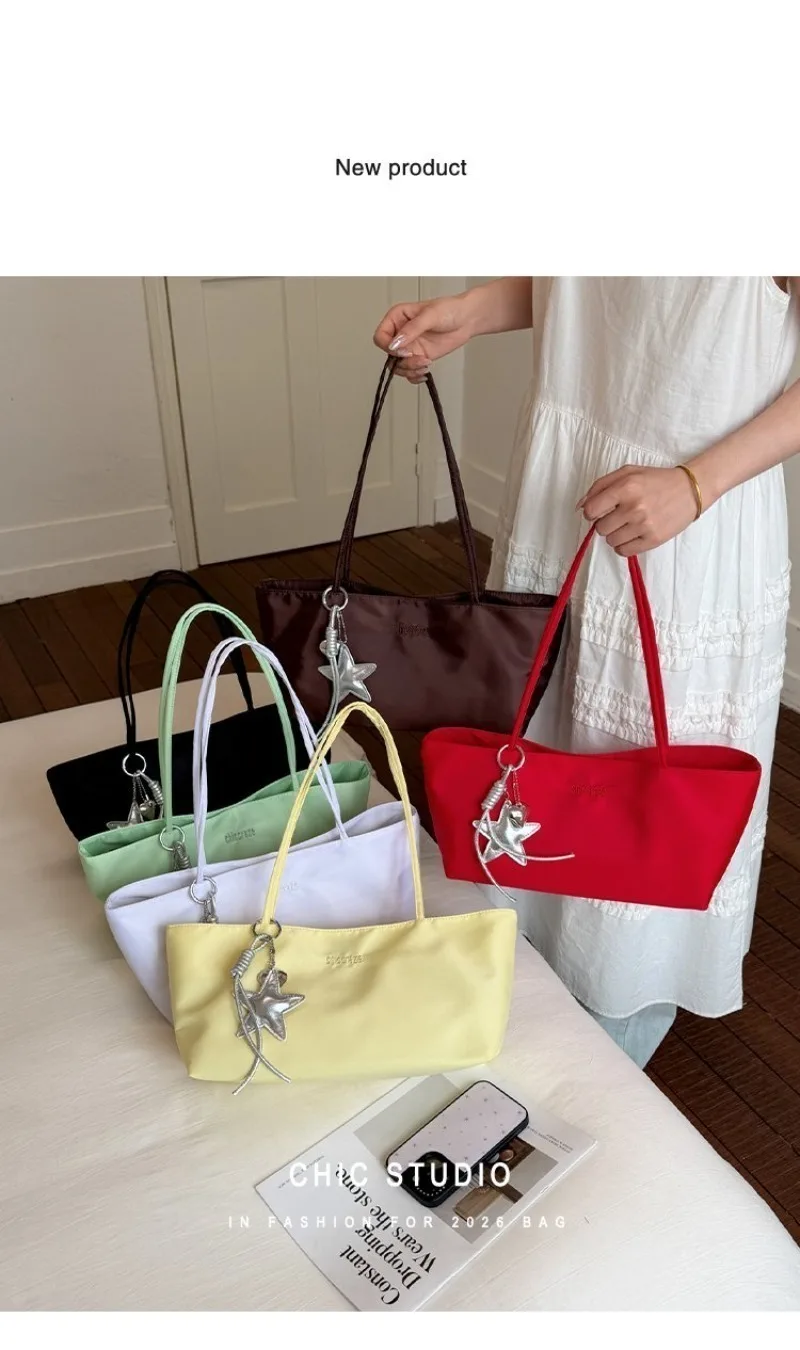 CEEKAY Minimalistische Handtasche aus massivem Nylon, zwei Tragemöglichkeiten, Metall-Sternanhänger, für Mädchen, vielseitig einsetzbar, frische, tägliche Unterarm-Umhängetasche – Detail 1