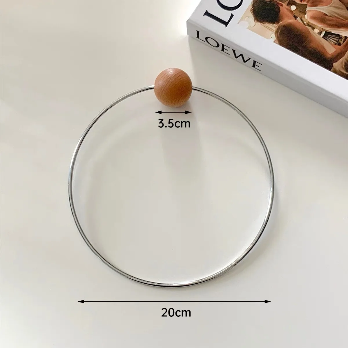 Eenvoudige papierrol Papieren handdoekhouder Hoogwaardige lichte luxe decoratieve handdoekring Creatief weefselopbergrek Aan de muur gemonteerd